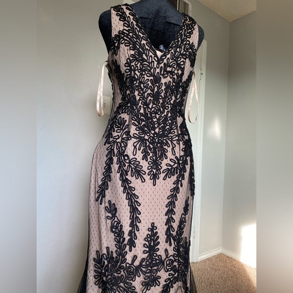 Betsy & Adam sautache mermaid gown never worn - Picture 8 of 9